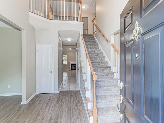 3rd image of 5402 Berkers Ct E
