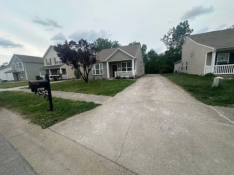 5706 Bannon Crossings Dr — Photo 21