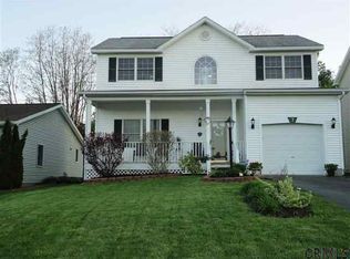 7 Cheshire Ct, Albany, NY 12205