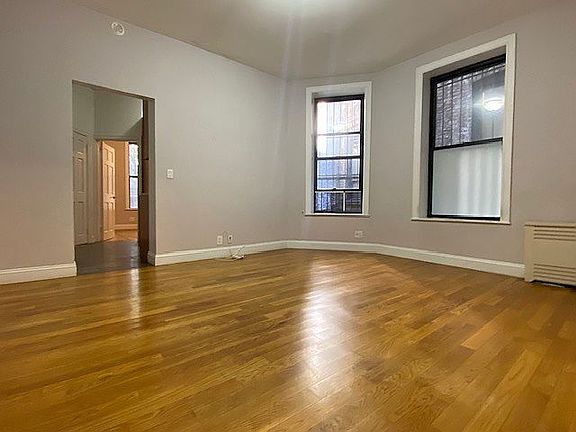 3rd image of 171 W 81st St APT 1C