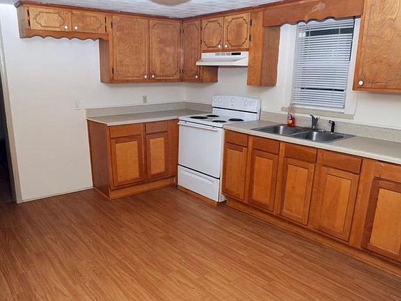 3rd image of 2048 Mayfield Dr