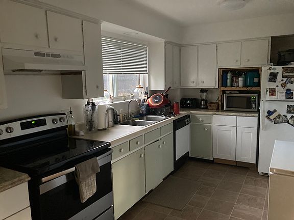 3rd image of 5115 Santa Clara Pl