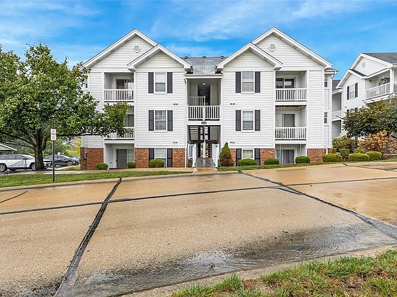 2nd image of 16535 Victoria Crossing Dr Unit L