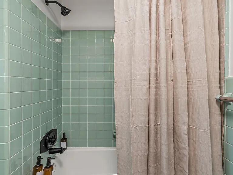 341 Crum Creek Ln — Photo 14