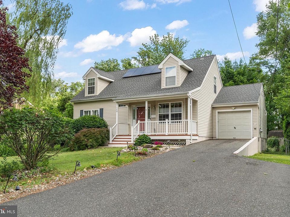 1st image of 168 Fairfax Dr