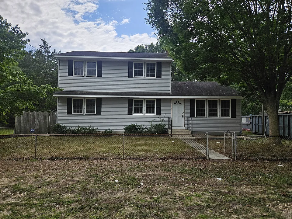 801 Hemlock Dr