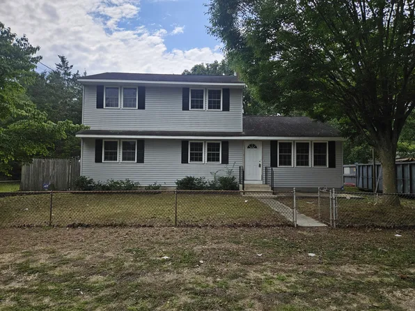 801 Hemlock Dr, Millville, NJ 08332
