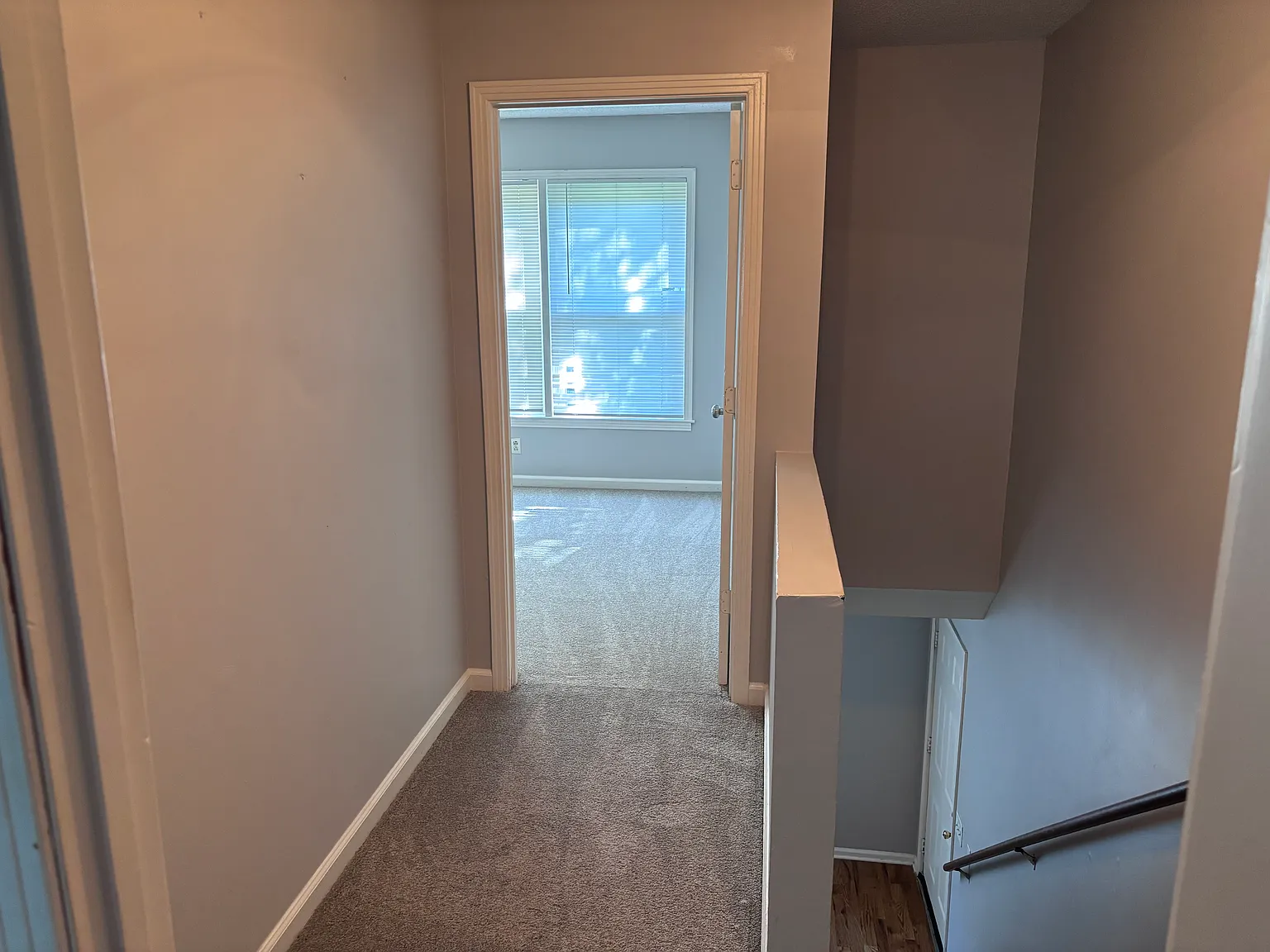 2 bed, 1024 sqft, $1,350 — Photo 4