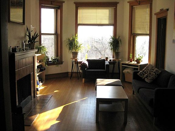 2nd image of 2922 W Logan Blvd APT 3E