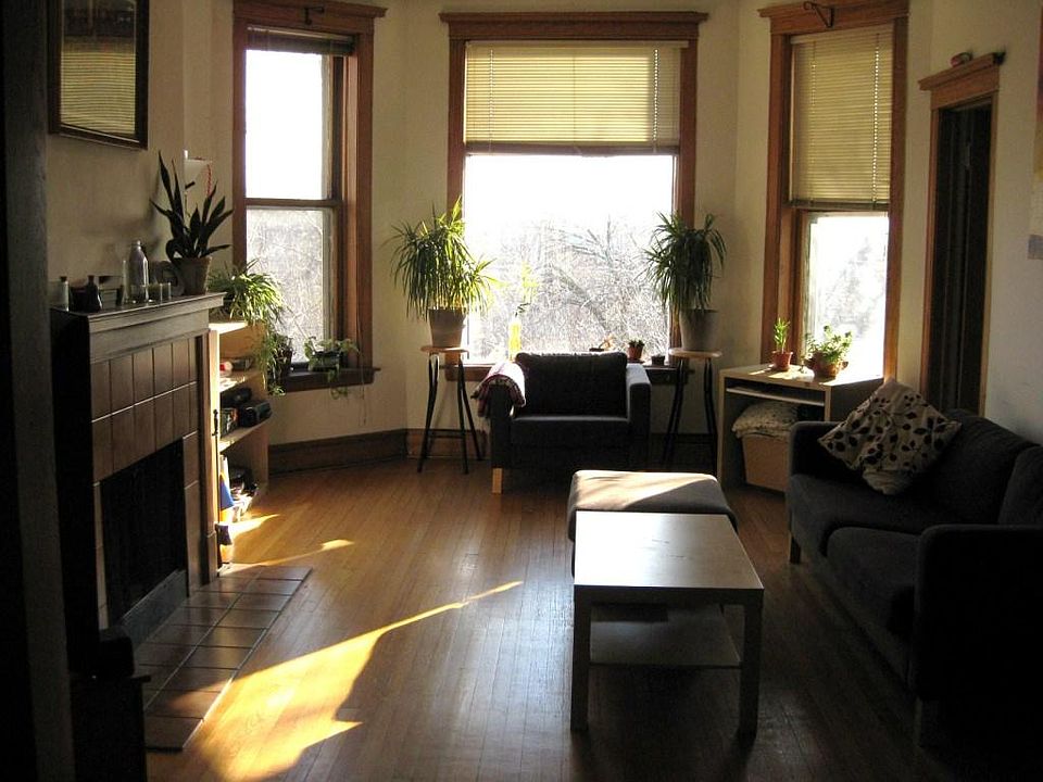 1st image of 2922 W Logan Blvd #3VE