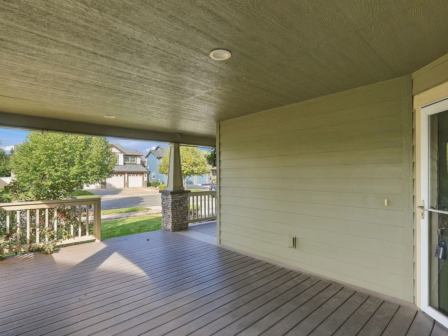 4 bed, 3.5 bath, 2691 sqft, $3,400 — Photo 3