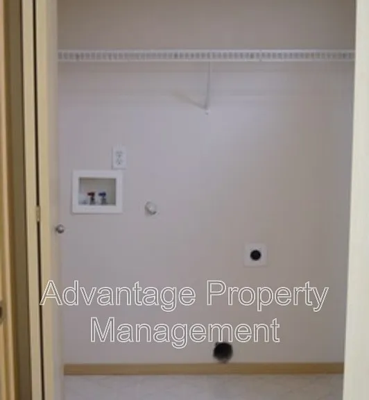 739 Jackson St W #1 — Photo 11