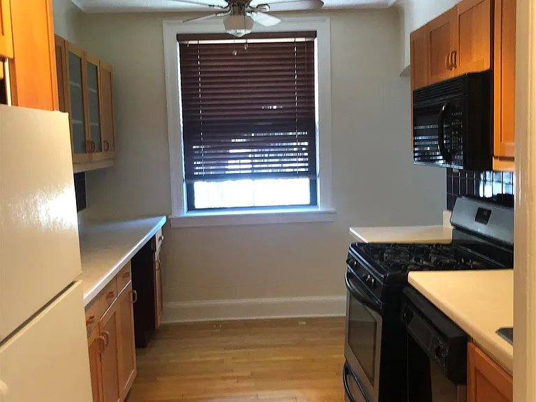 1 Greenridge Ave #D2 — Photo 4
