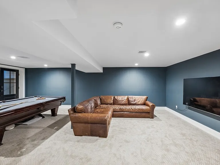 45 Sandra Rd — Photo 41
