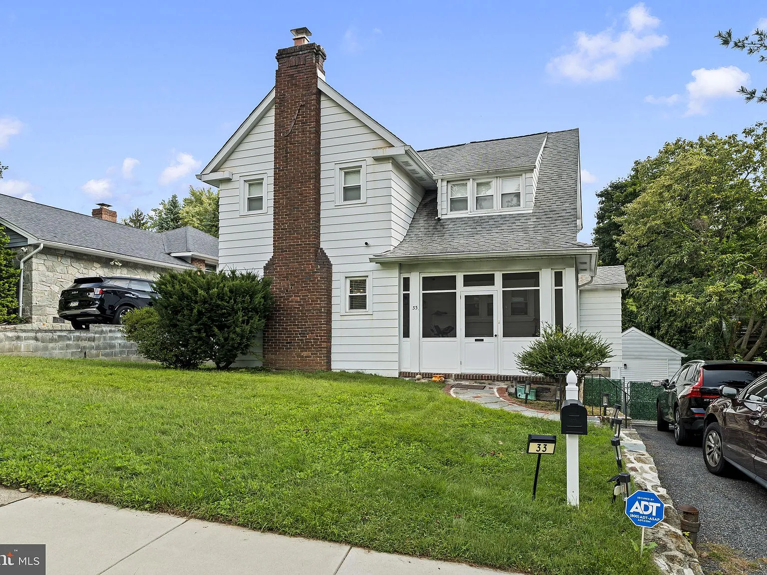 4 bed, 2.5 bath, 1829 sqft, $4,000 — Photo 2