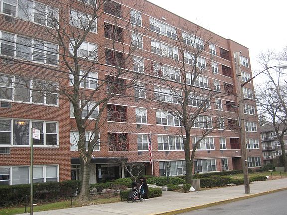 2nd image of 16215 Highland Ave APT 4G