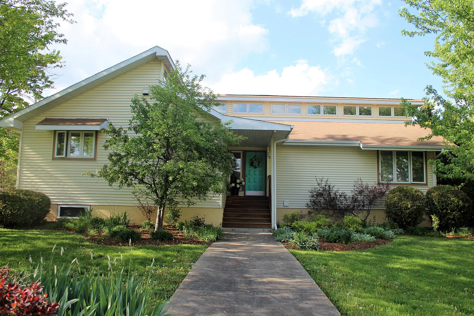 809 S Park St photo 1