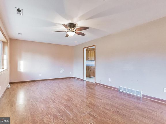 3rd image of 54 Salem Dr