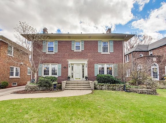 2nd image of 276 W Elm Park Ave