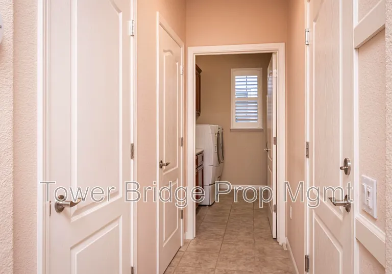 1457 Marseille Ln — Photo 13