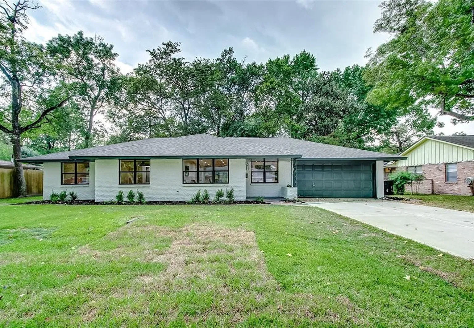 3 bed, 2.0 bath, 1863 sqft, $2,395 — Photo 1