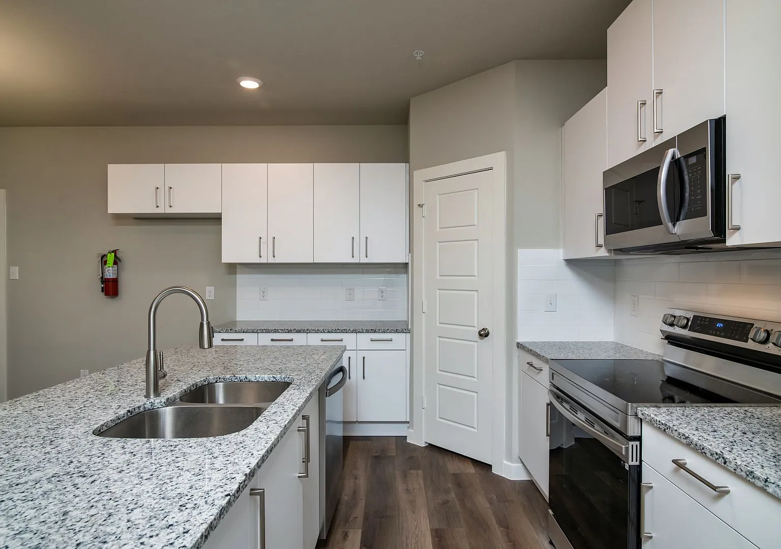 Gorgeous 2 Bedroom Four Plex Located In Midlothian Isd! — Photo 3