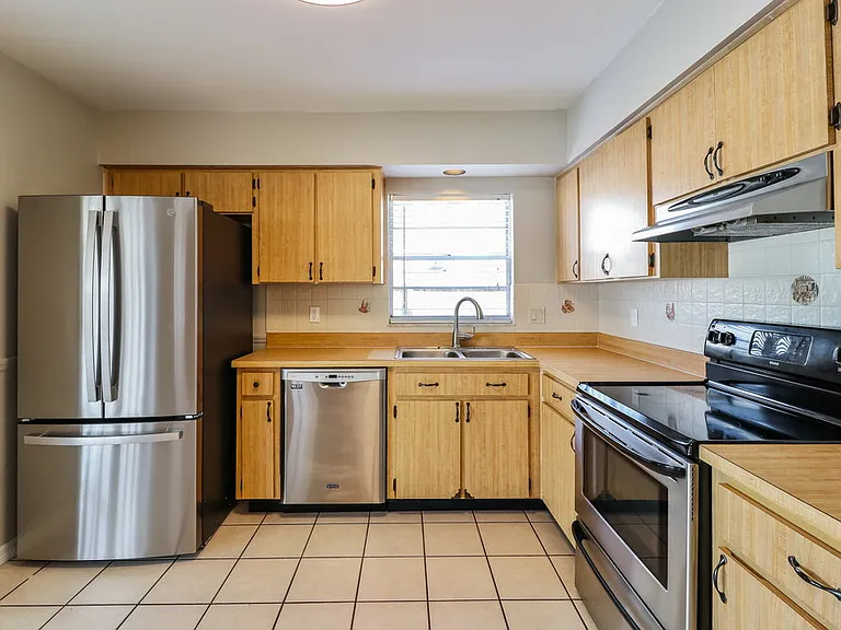 2825 Cedaridge Dr — Photo 9