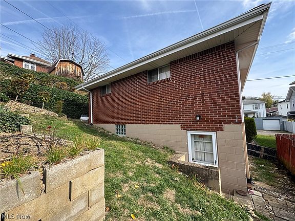 3rd image of 4 Walnut Ave