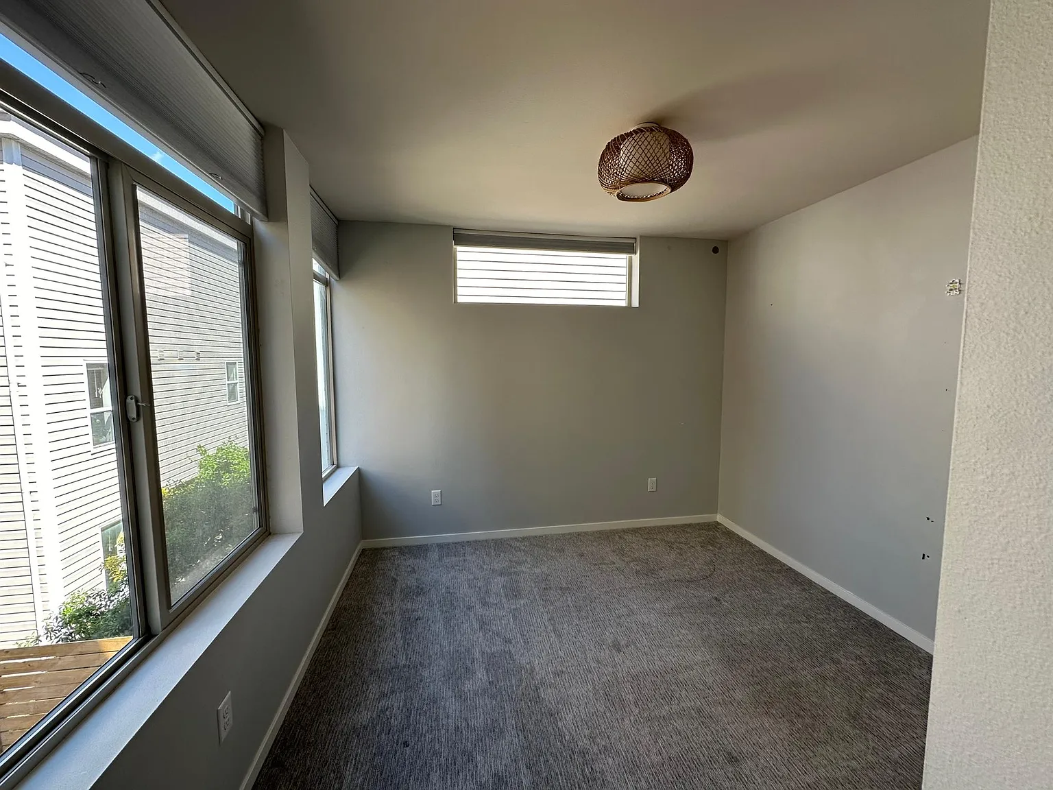 3 bed, 2.5 bath, 1590 sqft, $3,900 — Photo 4