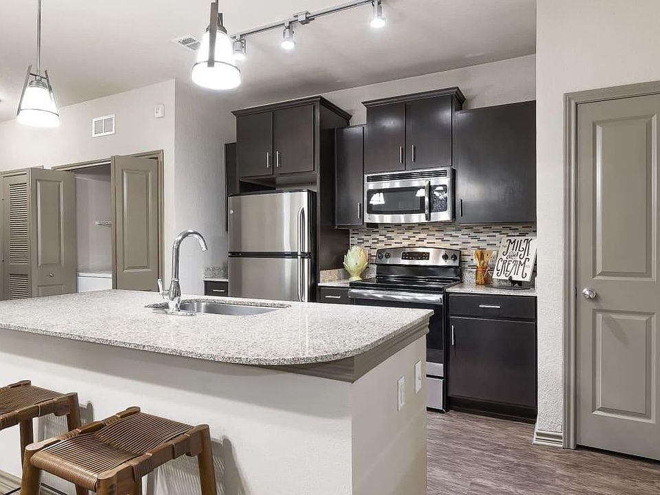1st image of 5504 Shreveport Dr #3305