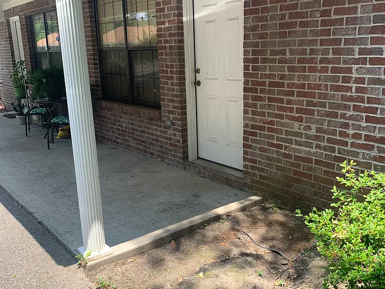 216 E Church St #8 — Photo 1
