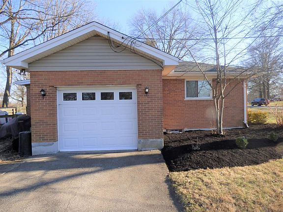 3rd image of 10044 Lakepark Dr