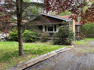 116 Red Oak Ln, Milford, PA 18337