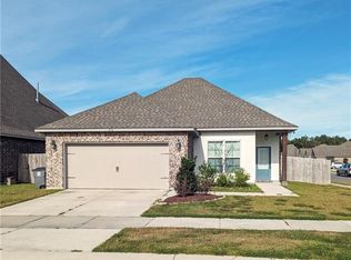 1216 Gentle Wind Dr, Zachary, LA 70820