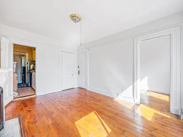 578 Bergen Street image 10 of 30