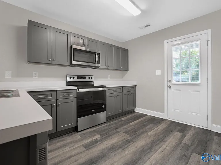 218 Ward Ave NE — Photo 8