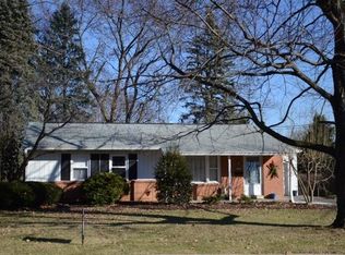 6341 Sundra Dr, East Petersburg, PA 17520