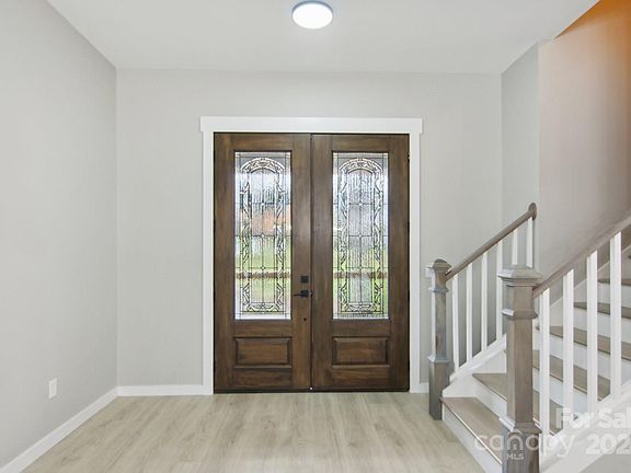 5th image of 230 Almond Branch Dr