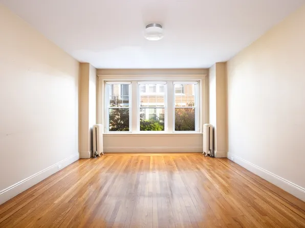 3 Bradford Ter APT 2, Brookline, MA 02446