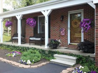1244 Country Side Dr, Newark, OH 43055