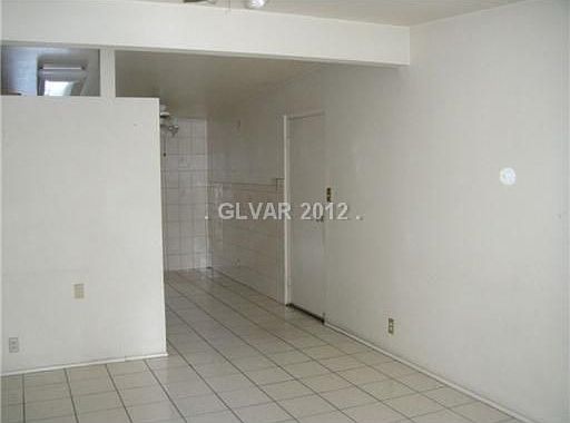 4th image of 3010 La Canada St