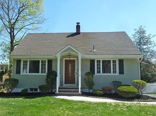 667 Ellington Rd, Ridgewood, NJ 07450