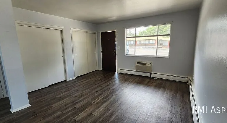 Keri Lyn Apartments — Photo 16