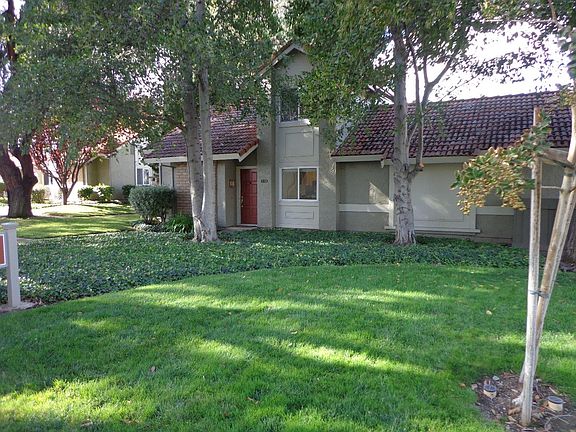 4th image of 1323 Bottle Brush Ln