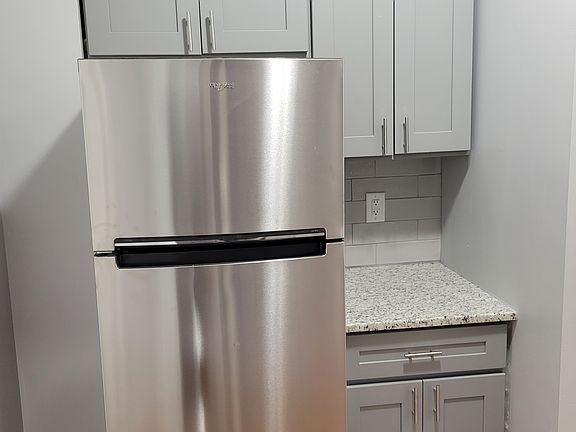 5th image of 246 Summit Ave APT 108