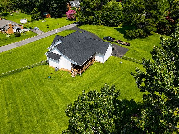 4th image of 3447 Pritchett Ln