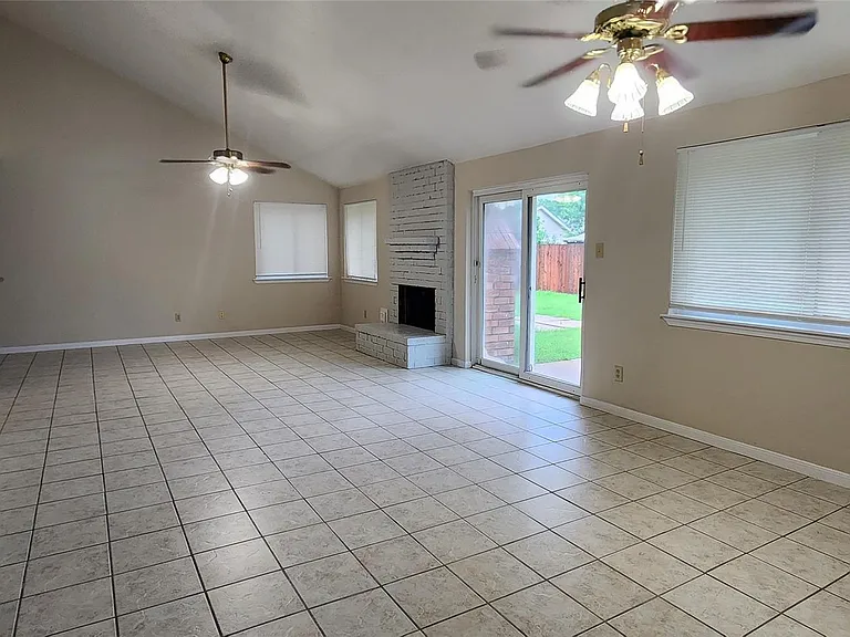 15215 Ensenada Dr — Photo 2