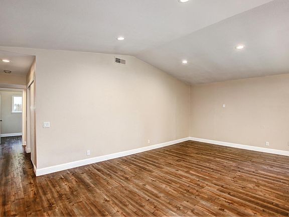5th image of 4987 Curve Wood Way