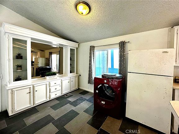 5th image of 706 W Romneya Dr