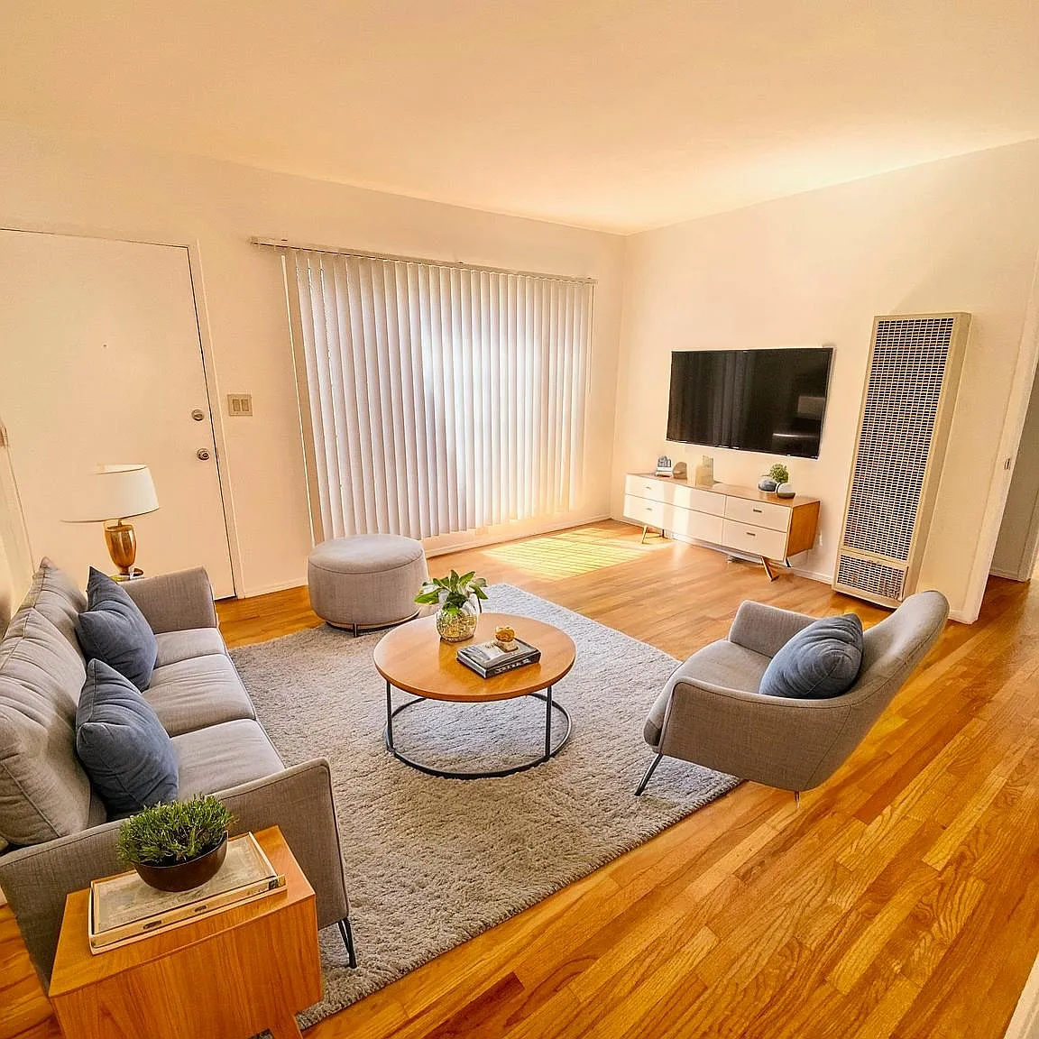 2 bed, 675 sqft, $2,695 — Photo 2